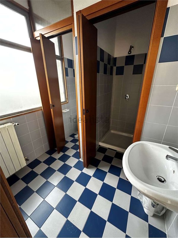 locale commerciale in affitto a Verbania in zona Intra