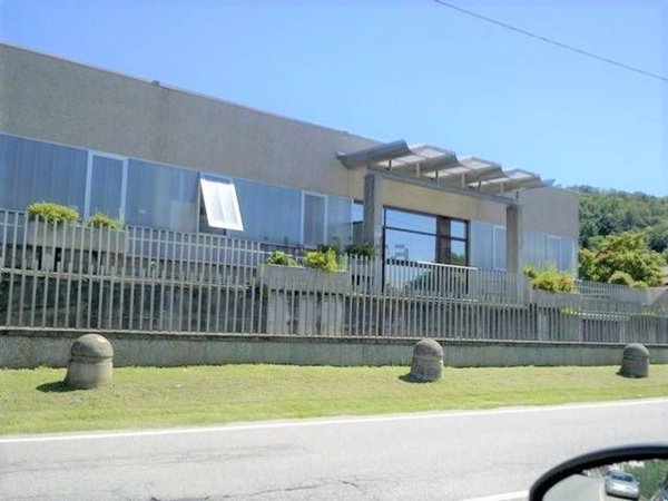 capannone in affitto a Verbania in zona Possaccio