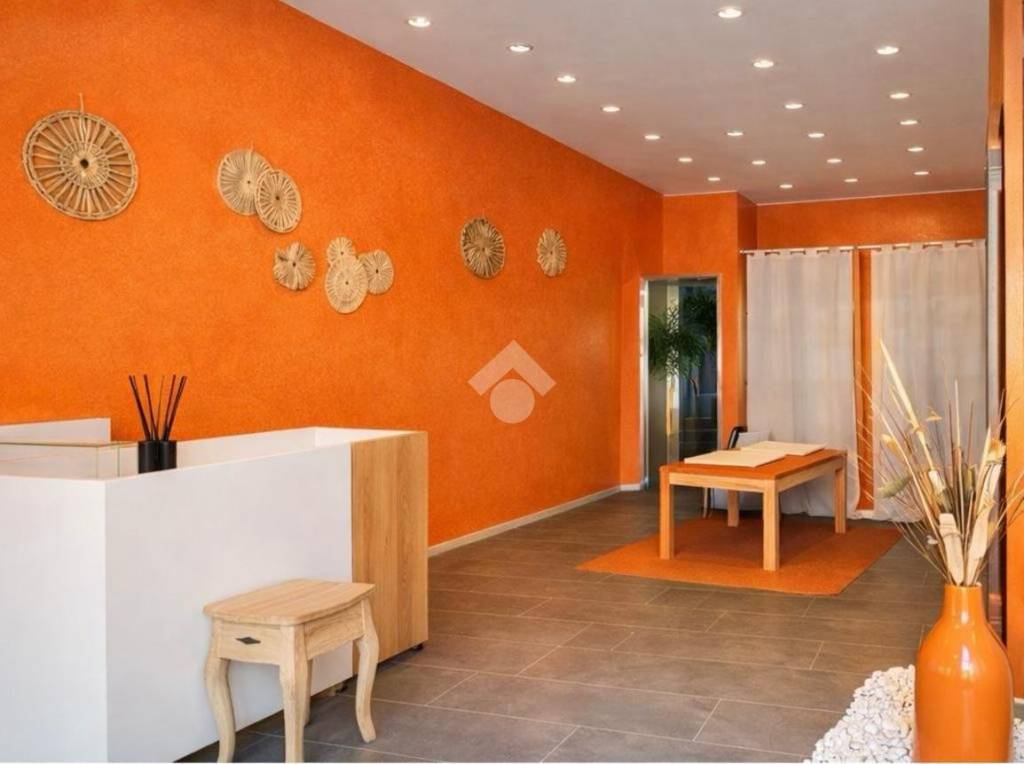 negozio in affitto a Verbania in zona Intra