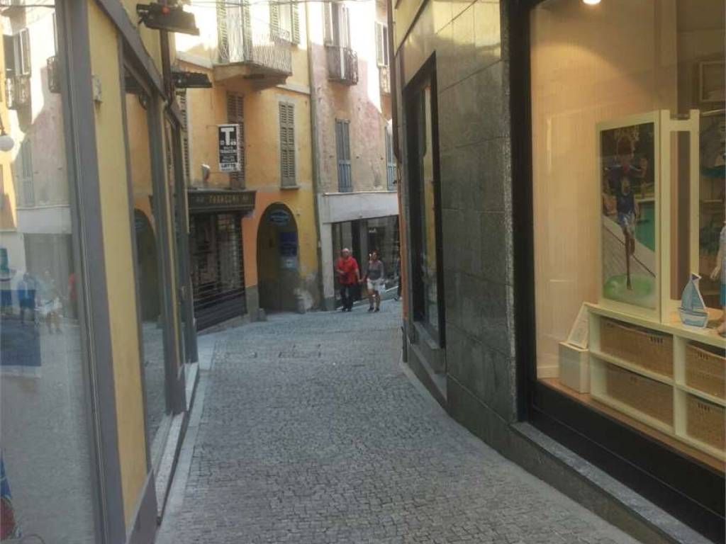 negozio in affitto a Verbania in zona Intra