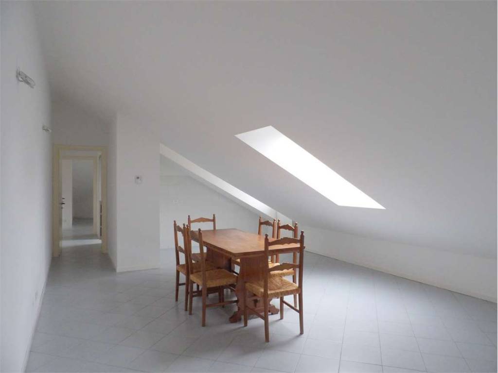 appartamento in affitto a Verbania in zona Intra