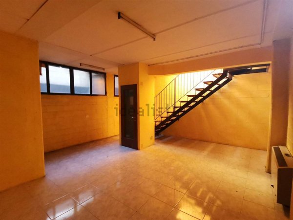 negozio in affitto a Verbania in zona Intra