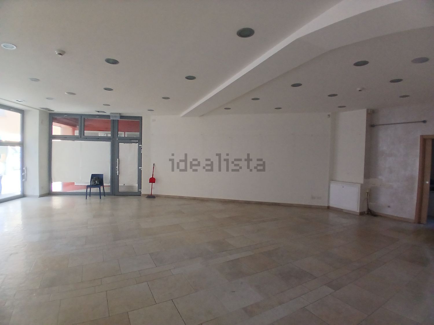 locale commerciale in affitto a Verbania