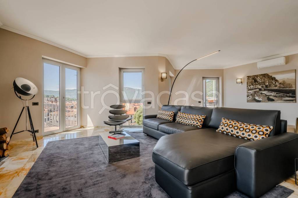 appartamento in affitto a Verbania in zona Intra