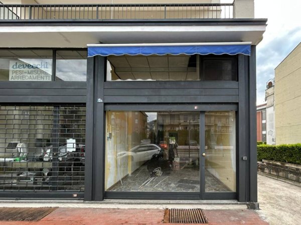 negozio in affitto a Verbania in zona Pallanza