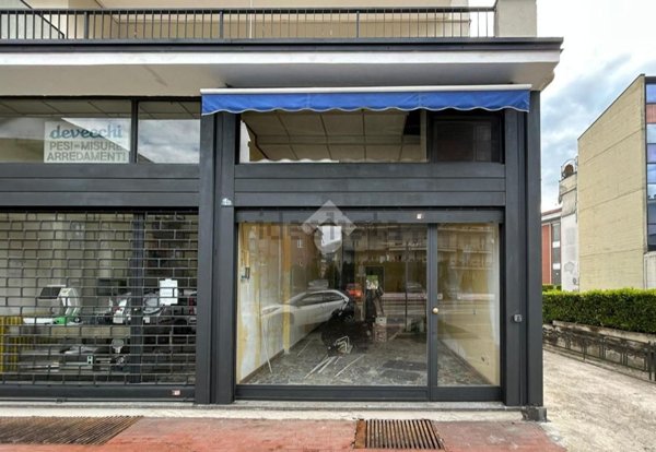 negozio in affitto a Verbania