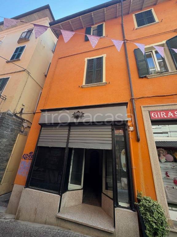 negozio in affitto a Verbania in zona Pallanza