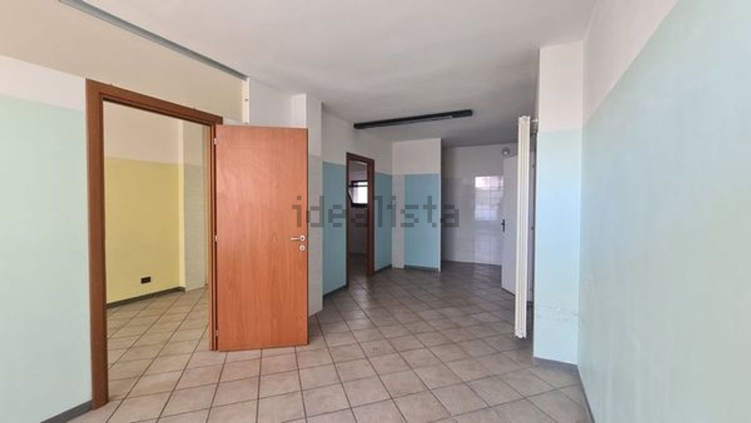 negozio in affitto a Verbania in zona Madonna di Campagna