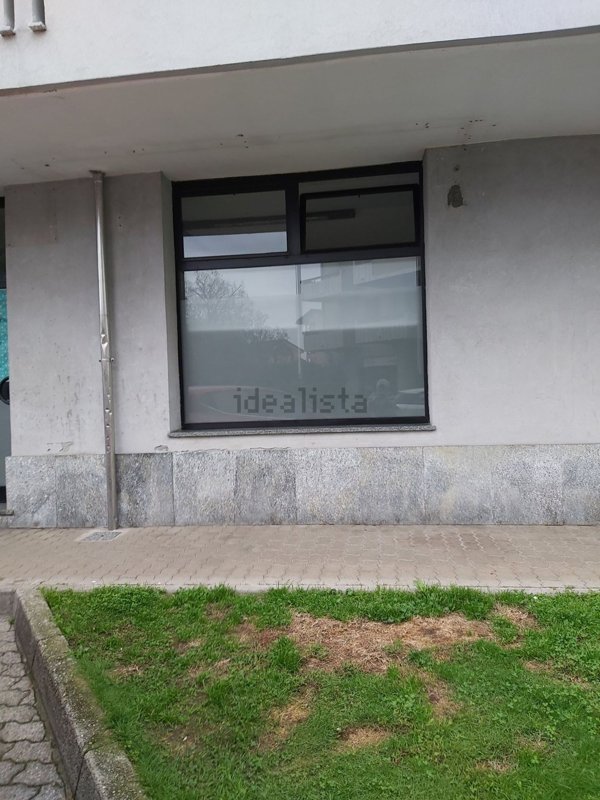 locale commerciale in affitto a Verbania in zona Pallanza