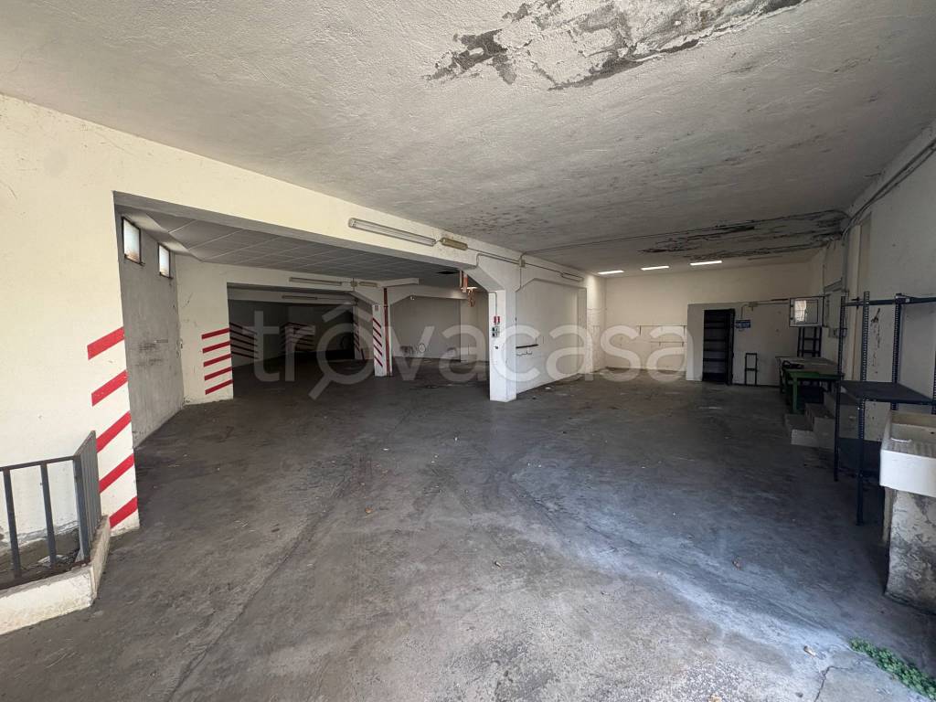 locale commerciale in affitto a Verbania in zona Intra