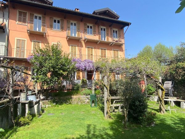 appartamento in affitto a Verbania in zona Suna