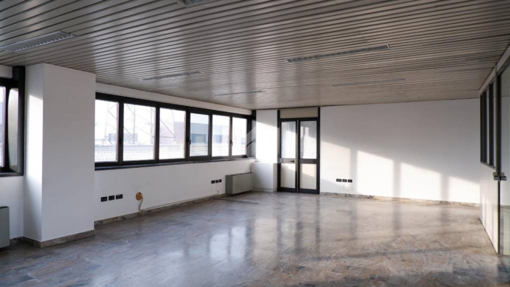 ufficio in affitto ad Agrate Brianza