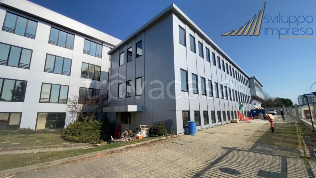 ufficio in affitto ad Agrate Brianza