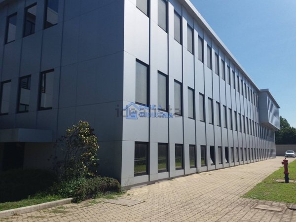 ufficio in affitto ad Agrate Brianza