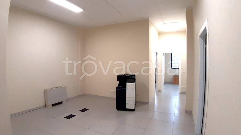 ufficio in affitto ad Agrate Brianza