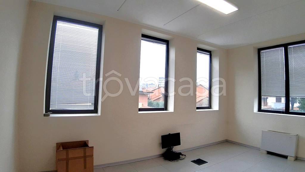 ufficio in affitto ad Agrate Brianza