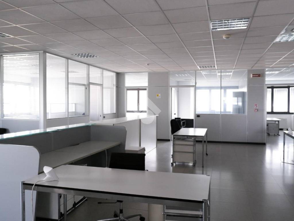 ufficio in affitto ad Agrate Brianza