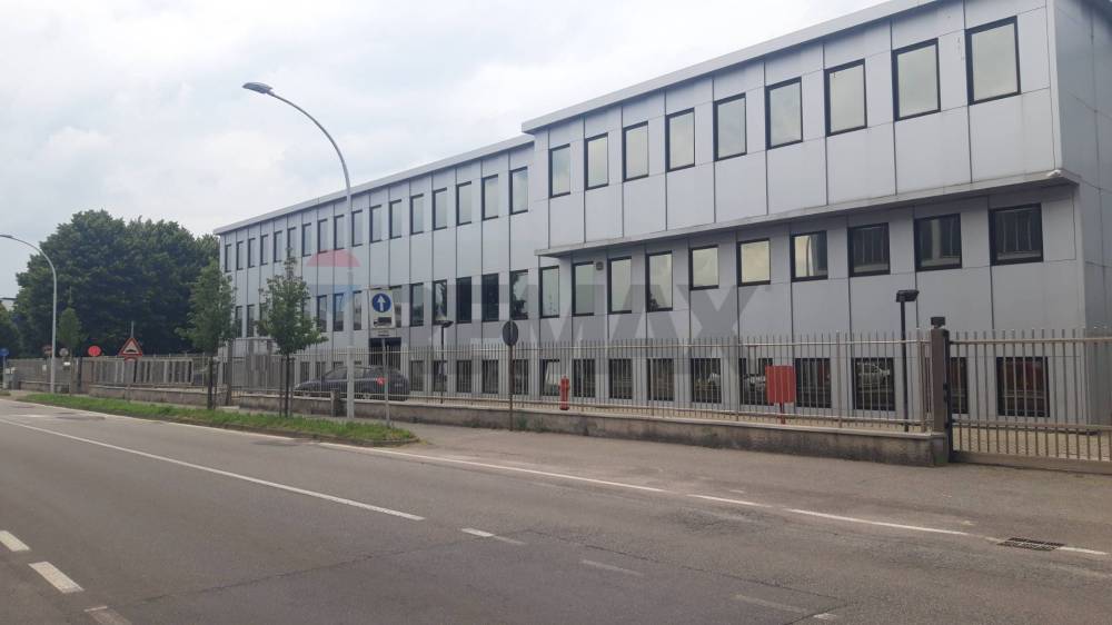 ufficio in affitto ad Agrate Brianza in zona Omate