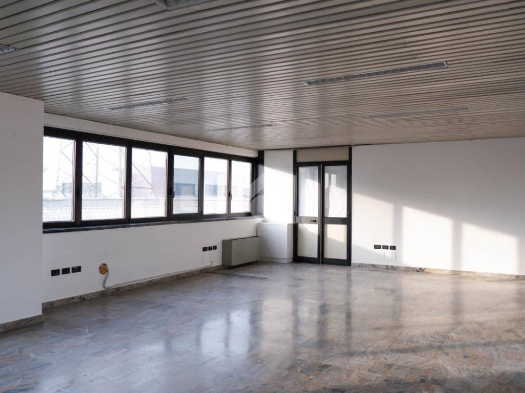 ufficio in affitto ad Agrate Brianza