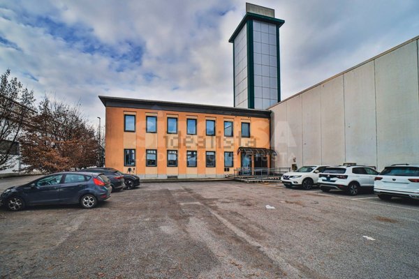 ufficio in affitto ad Agrate Brianza