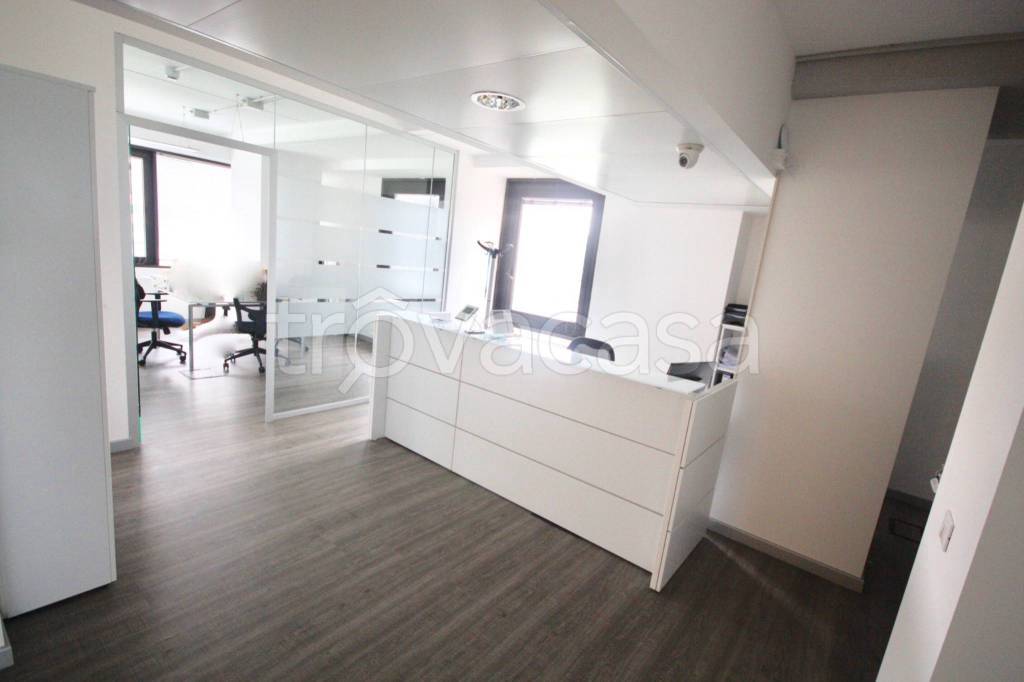 ufficio in affitto ad Agrate Brianza