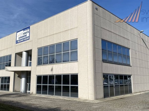 locale commerciale in affitto ad Agrate Brianza