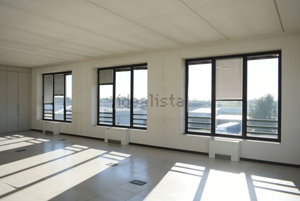 ufficio in affitto ad Agrate Brianza