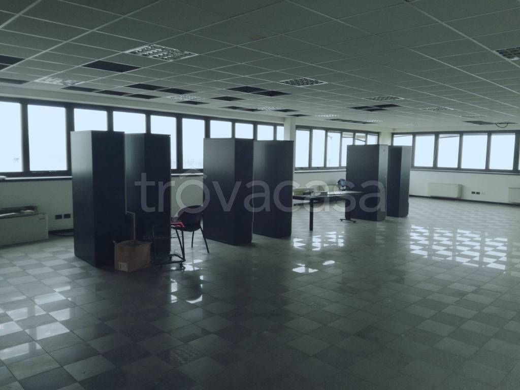 ufficio in affitto ad Agrate Brianza