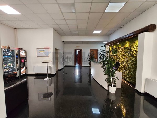 capannone in affitto ad Agrate Brianza in zona Omate