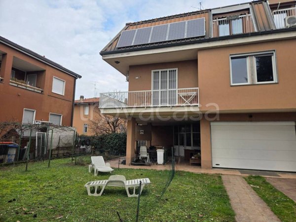 appartamento in affitto ad Agrate Brianza in zona Omate