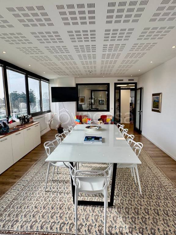 ufficio in affitto ad Agrate Brianza