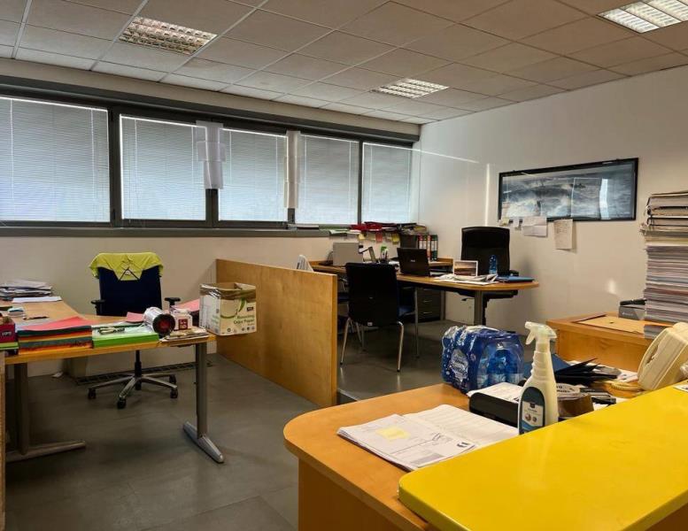 locale commerciale in affitto ad Agrate Brianza in zona Omate