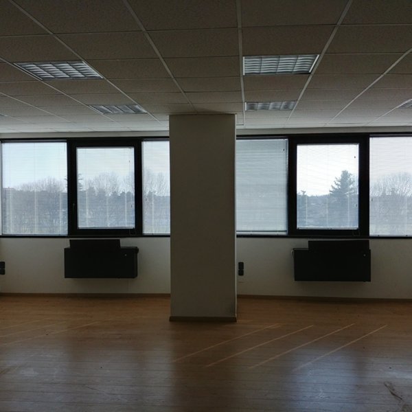 ufficio in affitto ad Agrate Brianza in zona Omate