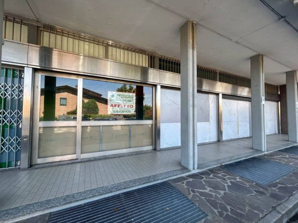 negozio in affitto ad Agrate Brianza