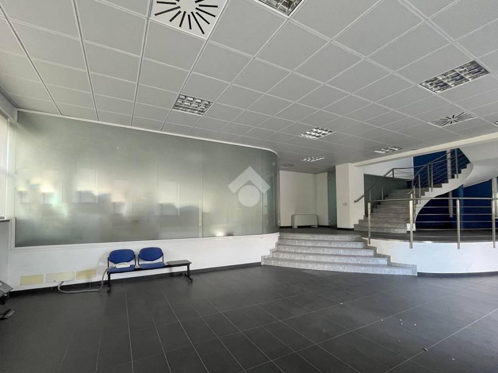 ufficio in affitto ad Agrate Brianza in zona Omate
