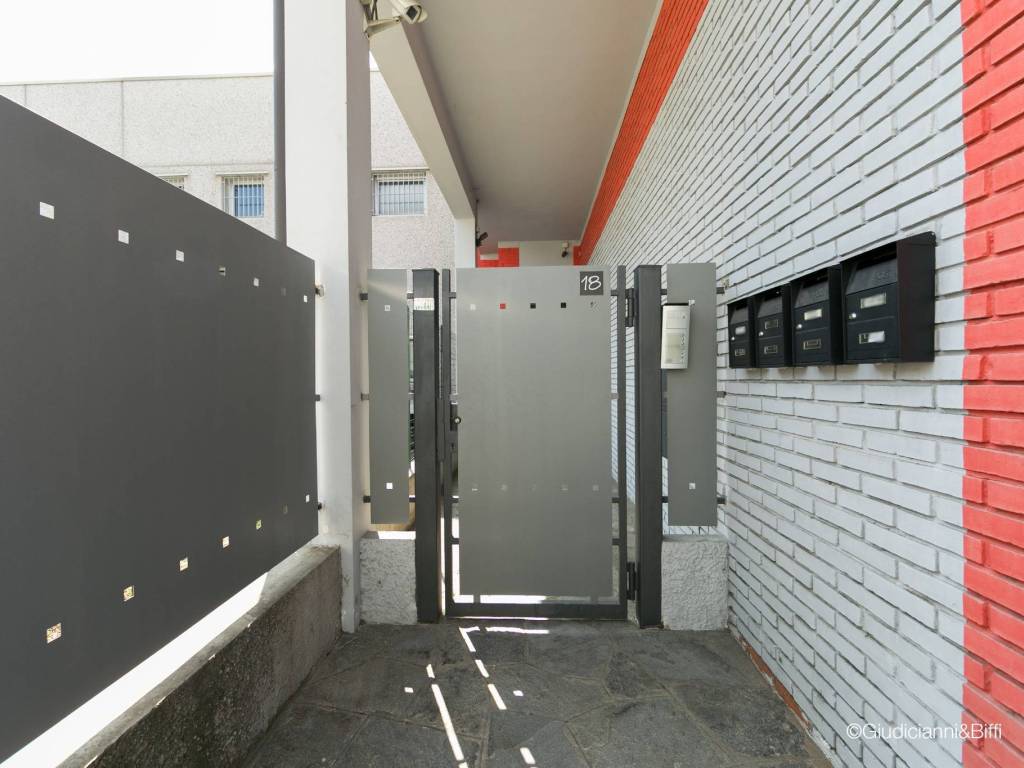 ufficio in affitto ad Agrate Brianza in zona Omate