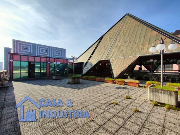 ufficio in affitto ad Agrate Brianza in zona Omate
