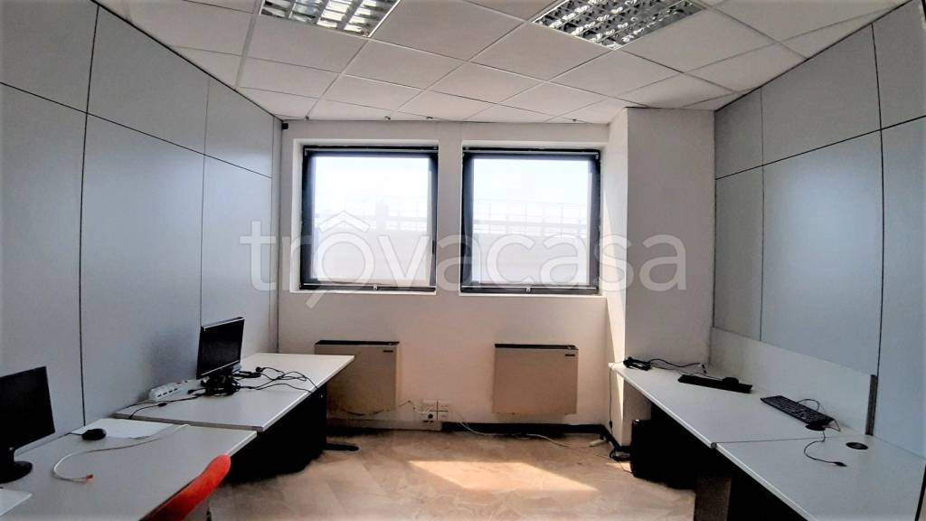 ufficio in affitto ad Agrate Brianza in zona Omate