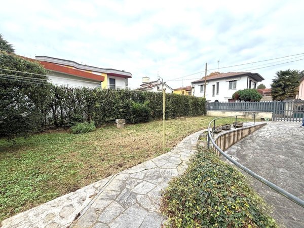 appartamento in affitto ad Albiate