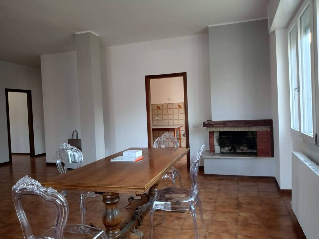 intera palazzina in affitto ad Arcore