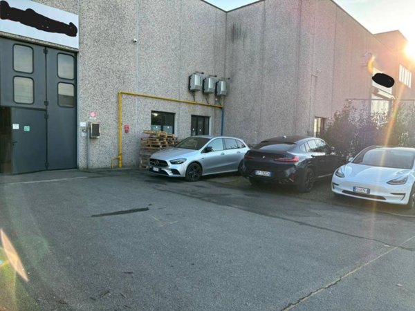 locale commerciale in affitto ad Arcore