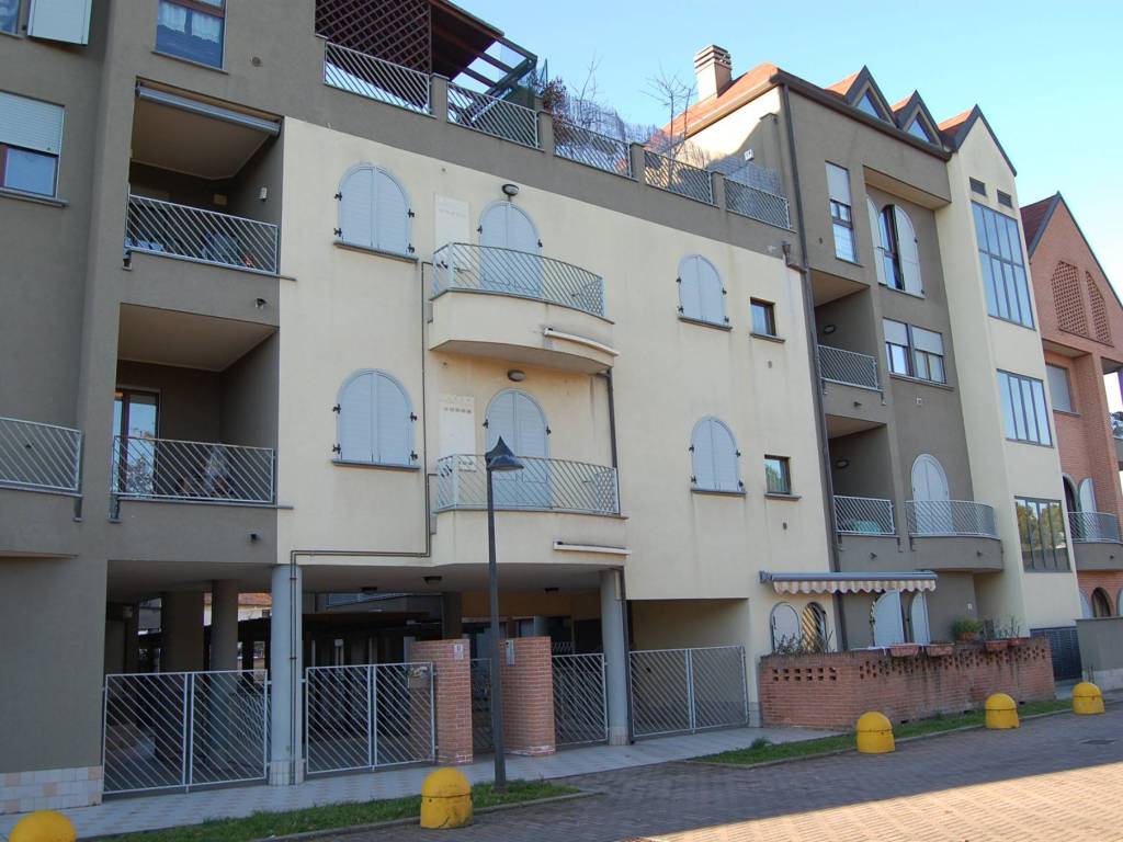 appartamento in affitto ad Arcore