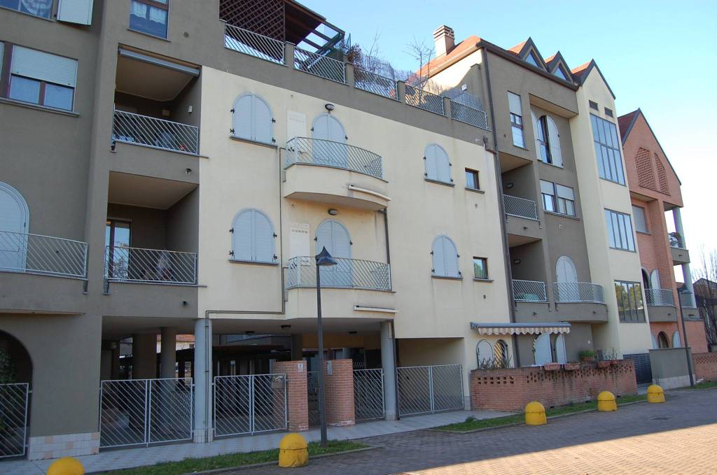 appartamento in affitto ad Arcore