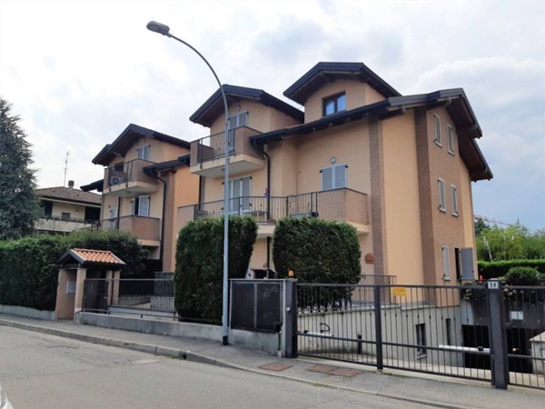 appartamento in affitto ad Arcore