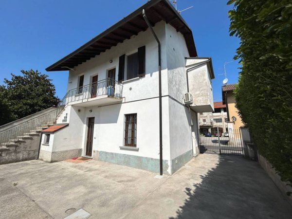 appartamento in affitto ad Arcore