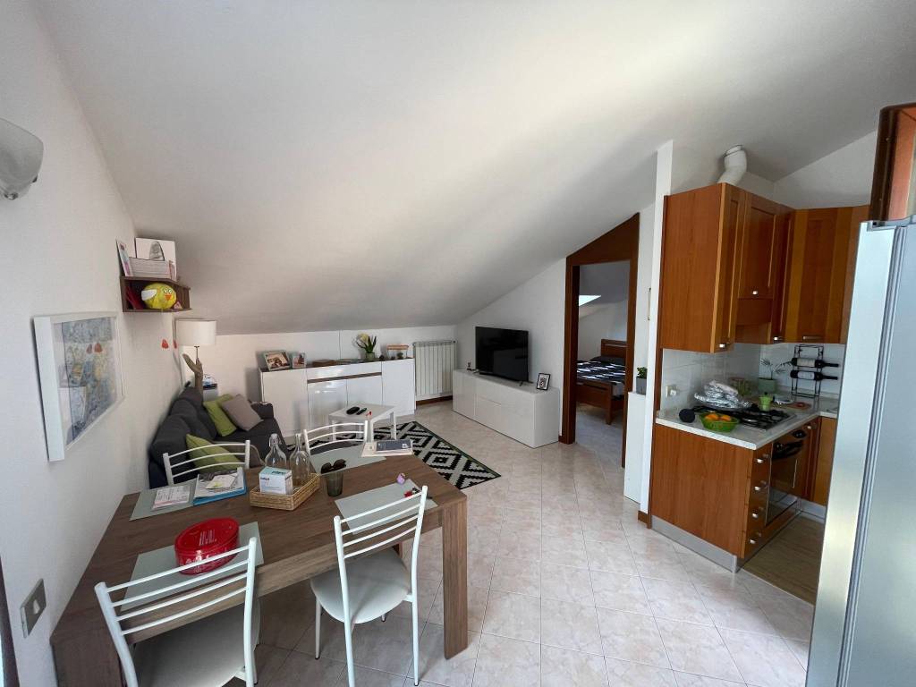 appartamento in affitto ad Arcore