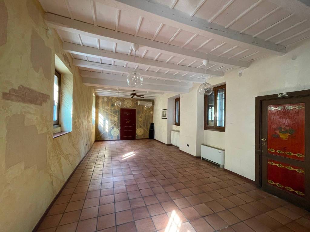 negozio in affitto ad Arcore