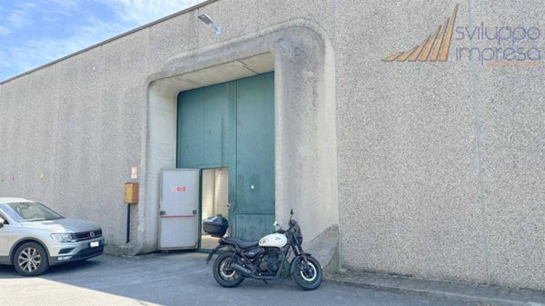locale commerciale in affitto ad Arcore