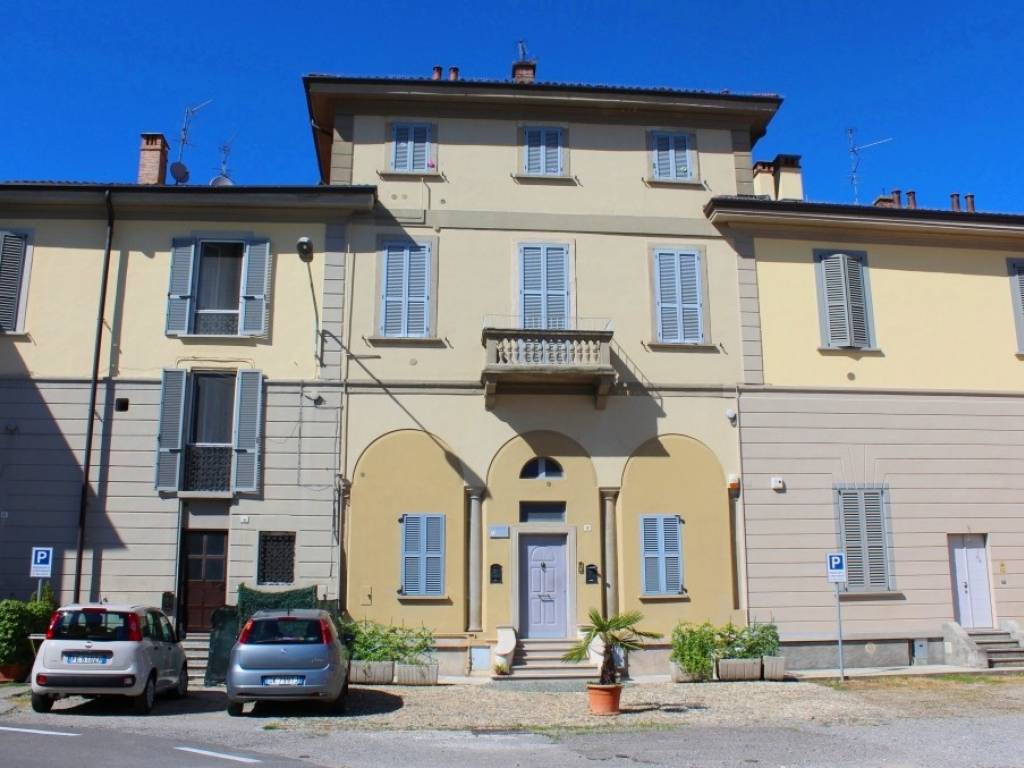 appartamento in affitto ad Arcore