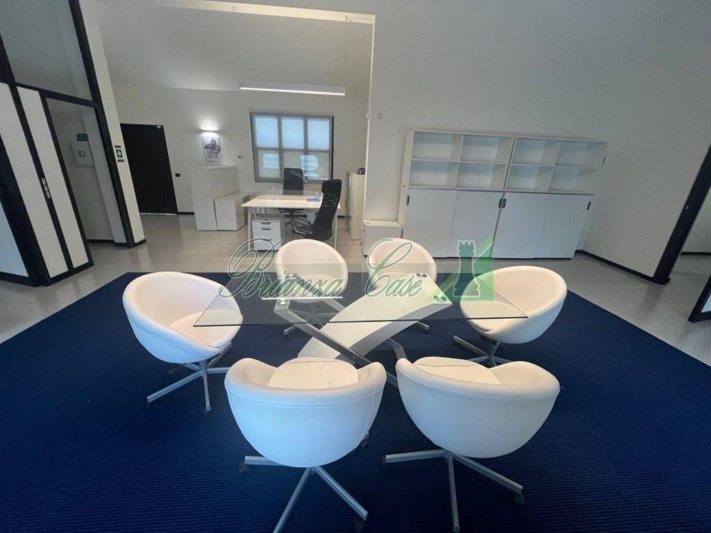 intera palazzina in affitto ad Arcore